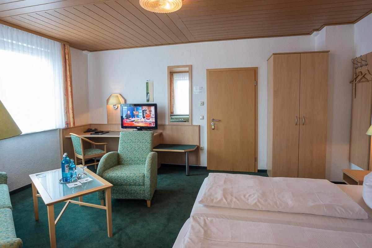 Hotel-Gasthof Weisses Ross Швайг Екстер'єр фото