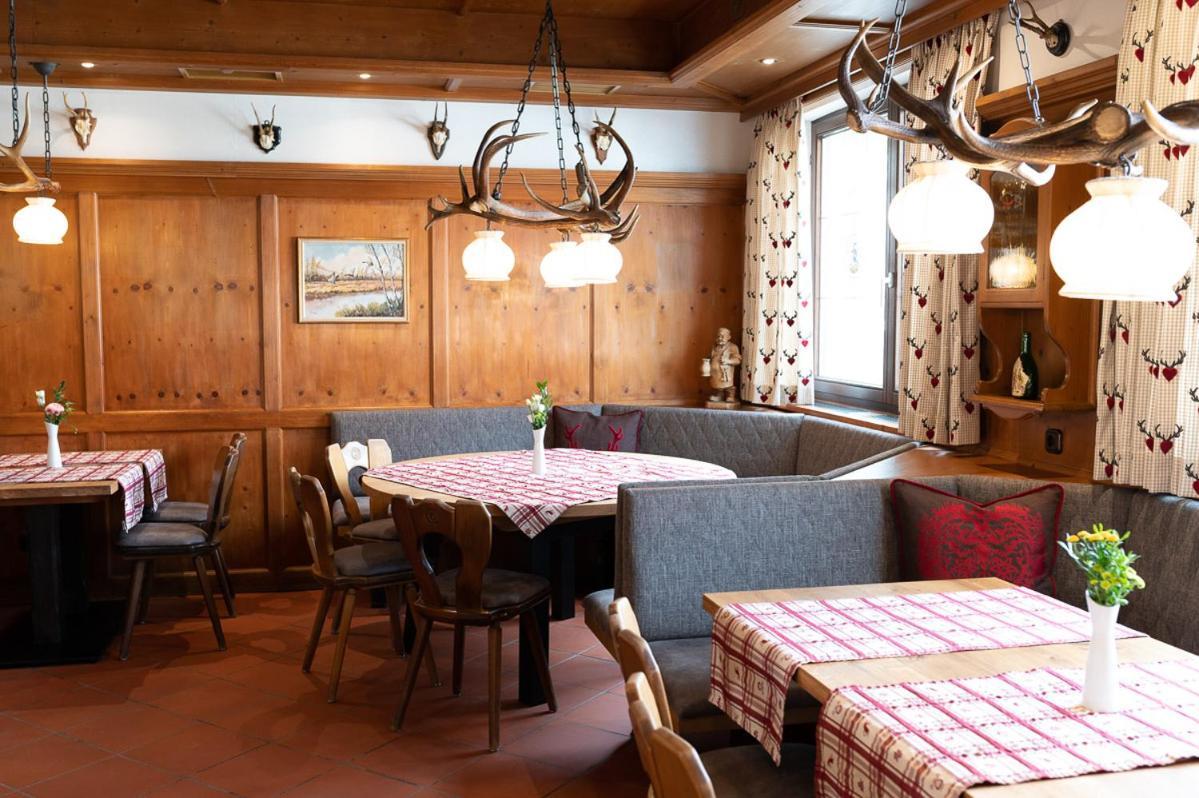 Hotel-Gasthof Weisses Ross Швайг Екстер'єр фото