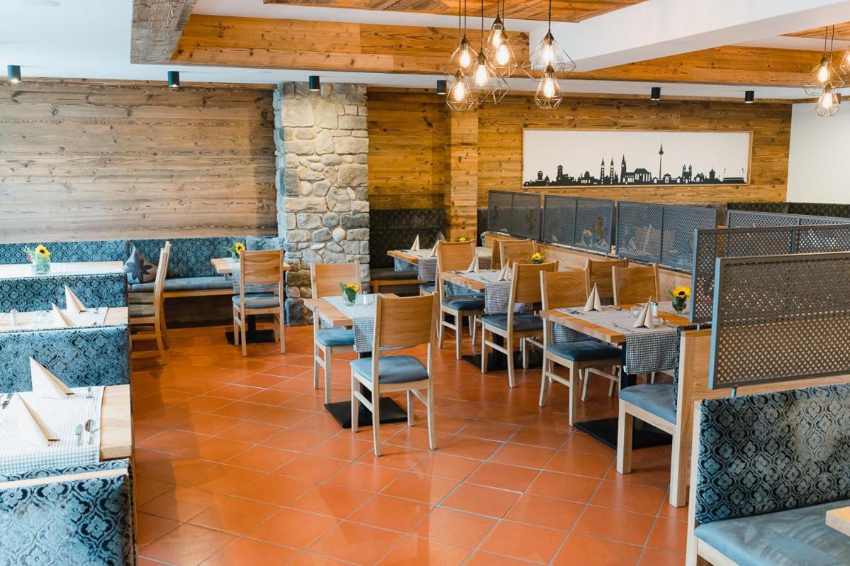 Hotel-Gasthof Weisses Ross Швайг Екстер'єр фото